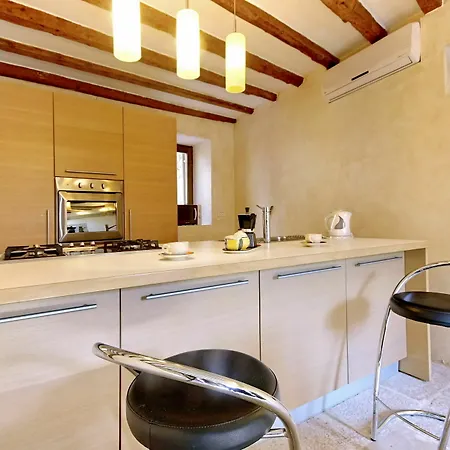 Angelo D Oro Amicis Apartment